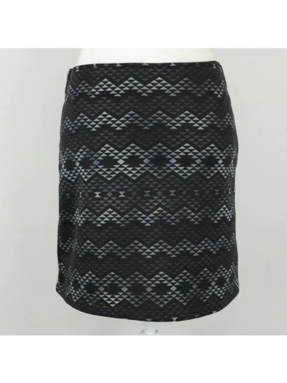 Athleta Wander Women's Small Black White Fleece Lined Layering Mini Skirt